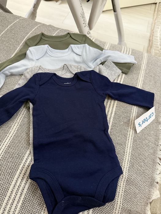 Боди 4 штуки для новорожденых