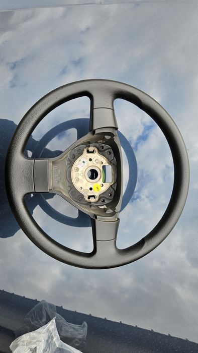 Волан VW три лъча в идеално състояние! И топка за скоростен лост.