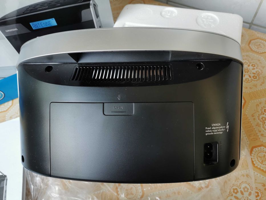 Vand aparat radio portabil Grundig Music 81,ca nou, pret 400 lei!