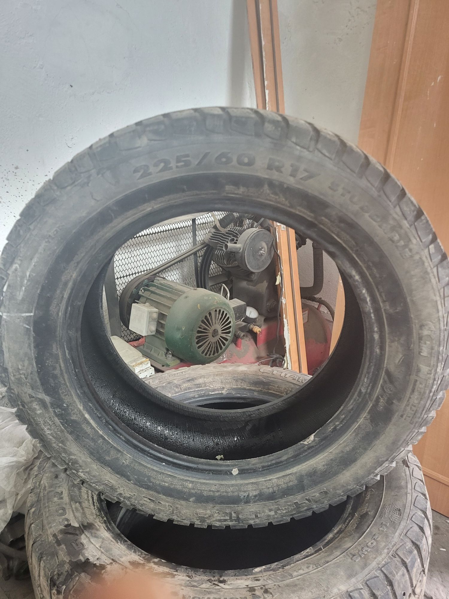 Продаю автошины 225/60 R17