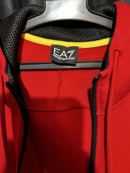 Bluză cu glugă Roşie EA7