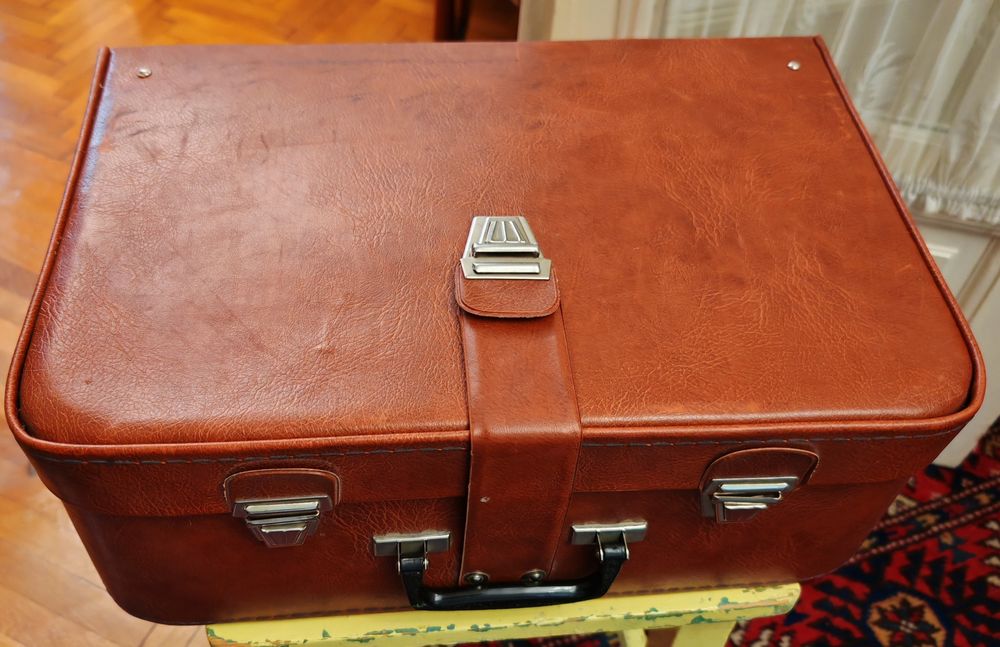 Mașina de cusut Chaika-III