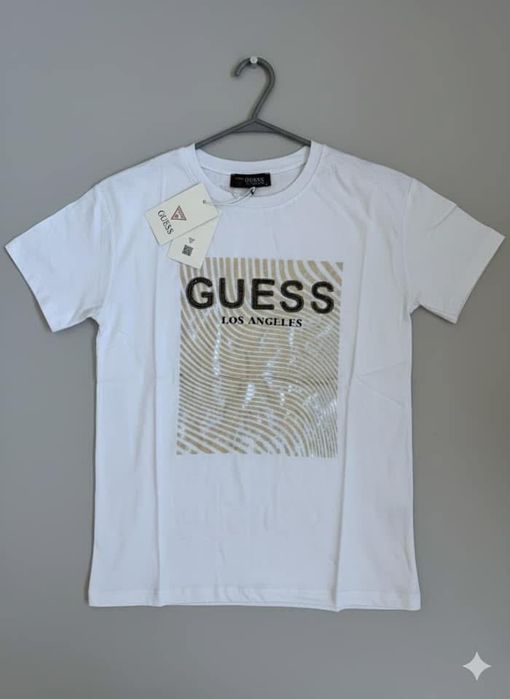 Дамска тениска с етикетите