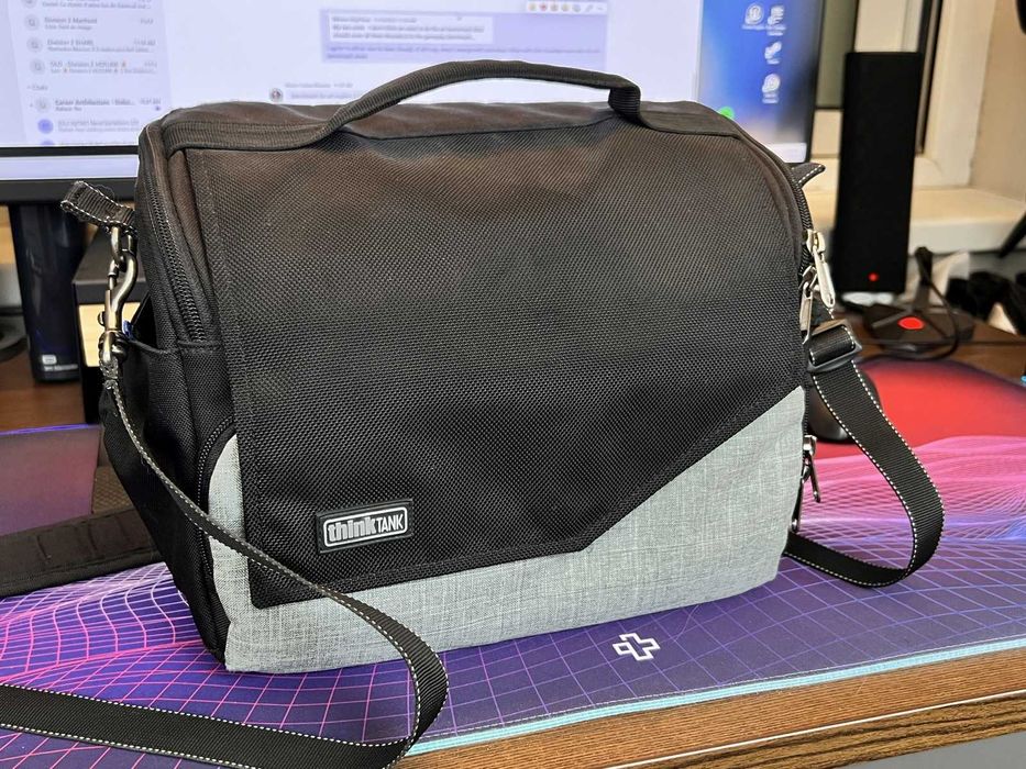 Geanta foto - video Think Tank Mirrorless Mover 30i, pret magazin 400