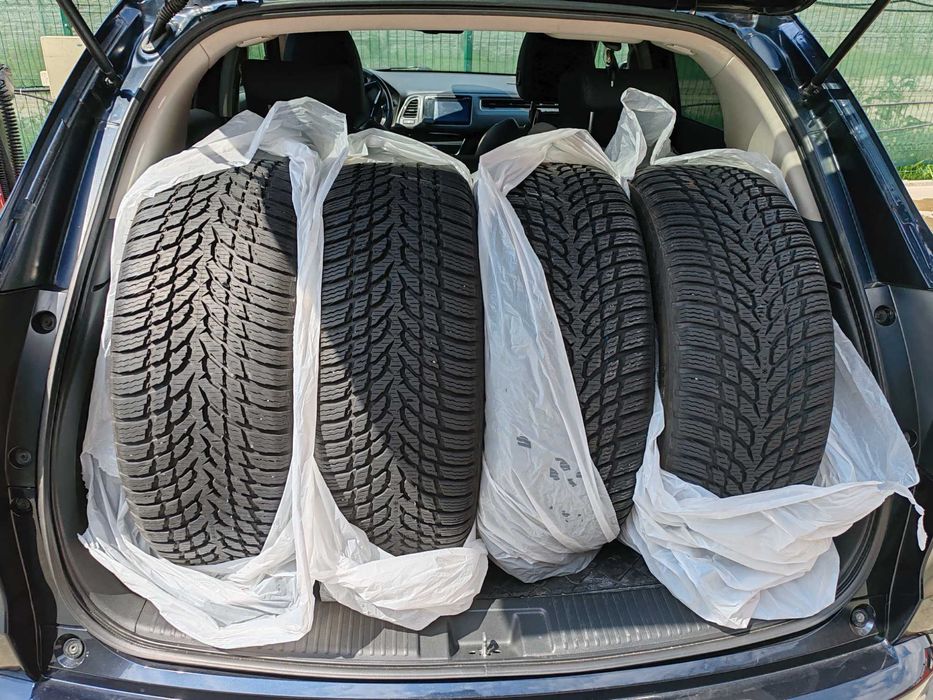 Anvelope de iarna Nokian WR Snowproof 225/50R18 99H XL - 4 bucati