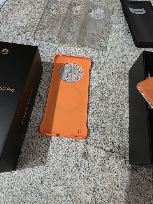 Продавам Huawei mate 50 pro leather edition