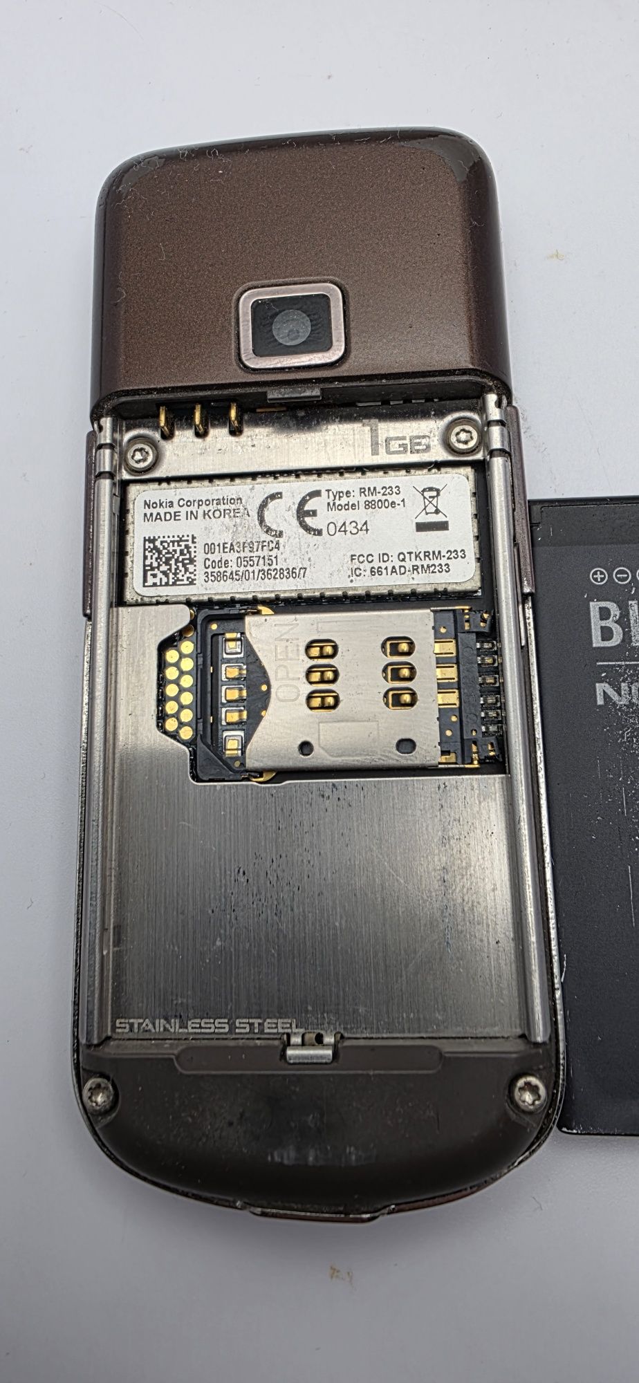 Nokia 8800 sapphire arte