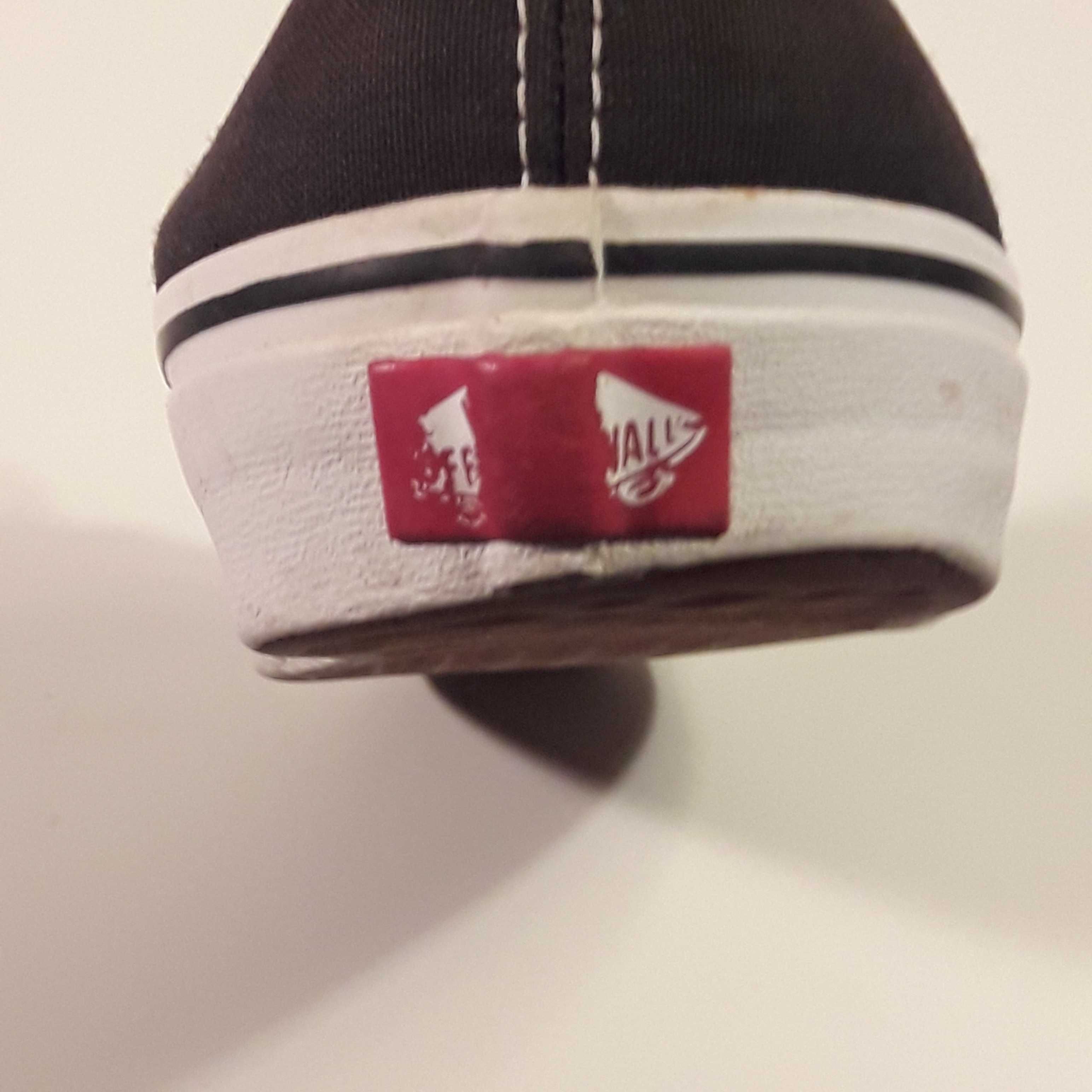 Обувки Vans authentic