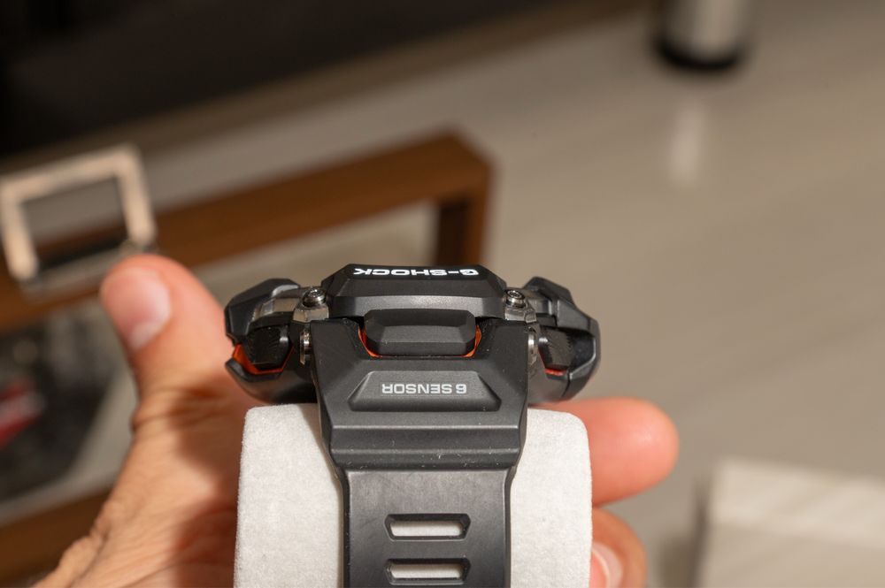 Casio hybrid G-shock GBD H2000  Smartwatch solar charge