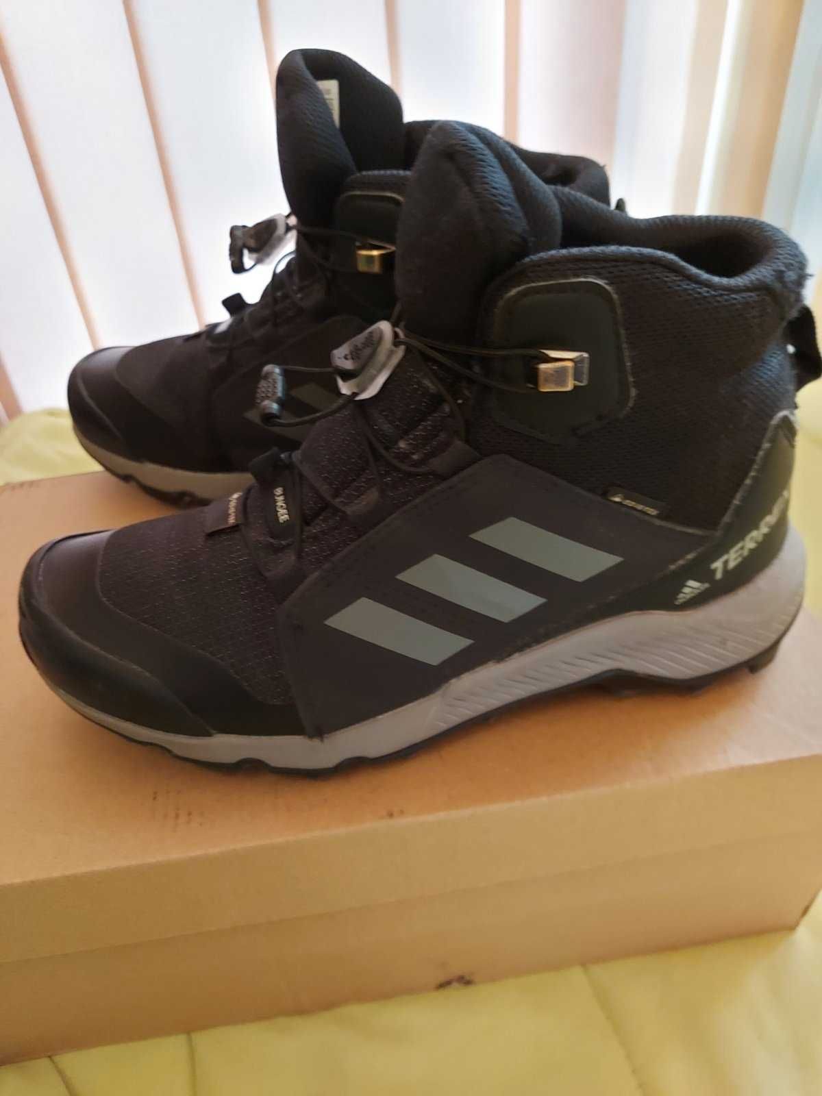 Детски обувки Adidas Terrex Mid GORE-TEX 35 номер