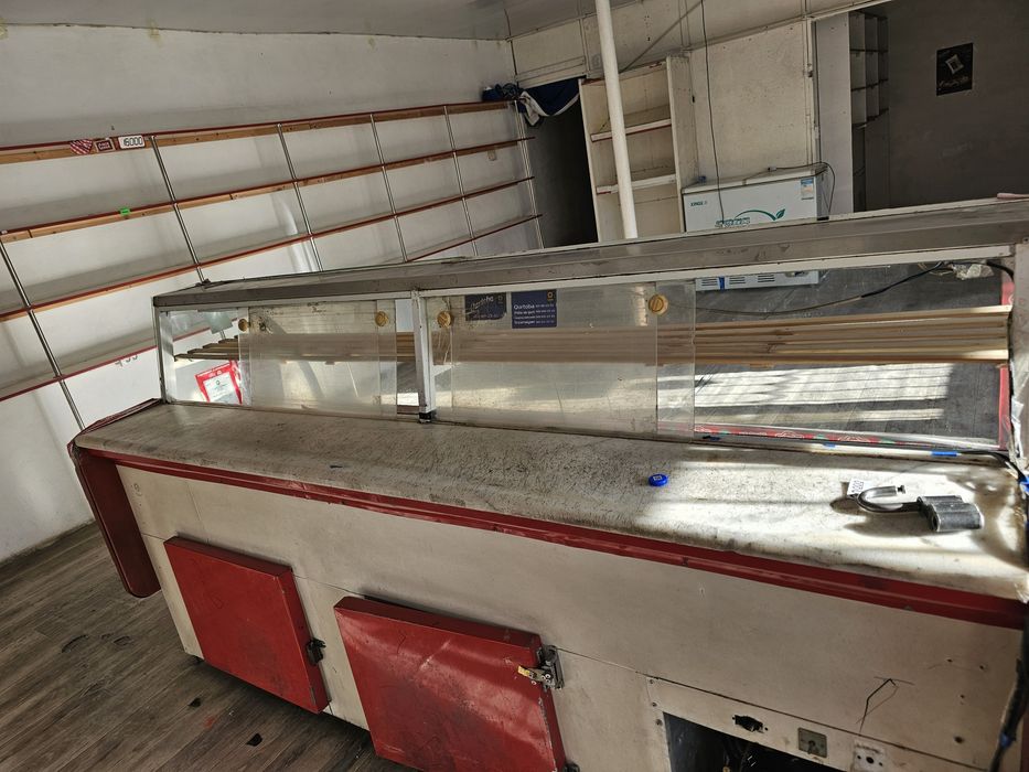 Срочно Витринный холодильник турецкий