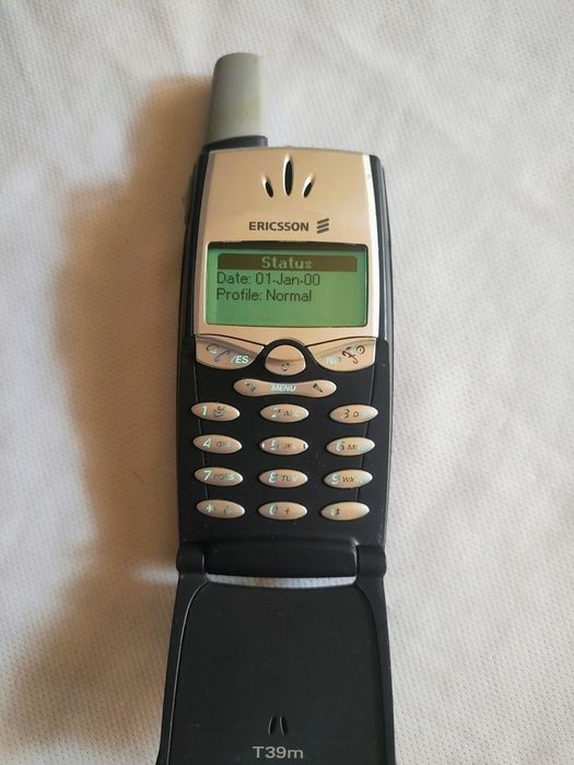 Ericsson T39s + incarcator original ( decodat, baterie refurbished)