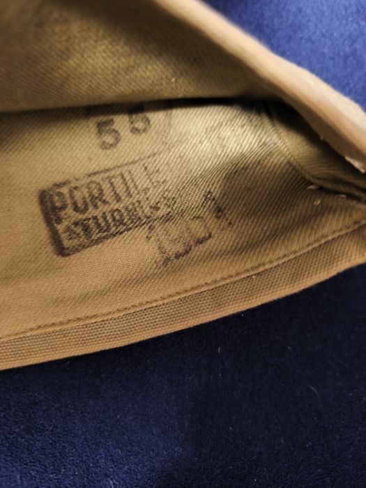 Centură militară de paradă, bonetă și cămașa militară din perioada Com