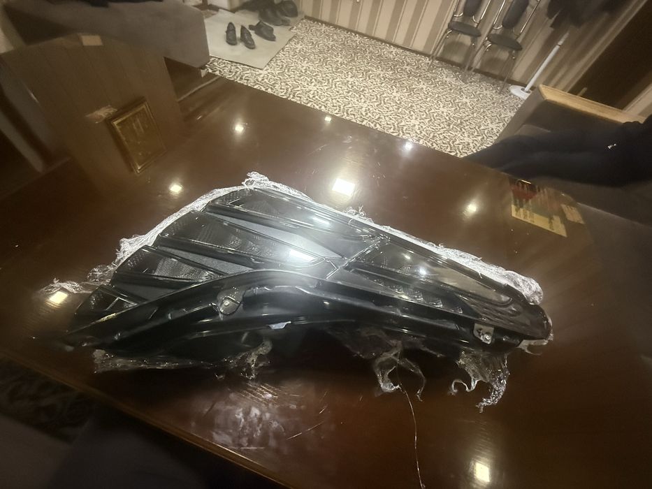 Hundai tuson fara shofir taraf chap yangi xolatda 380$ 3 padissa