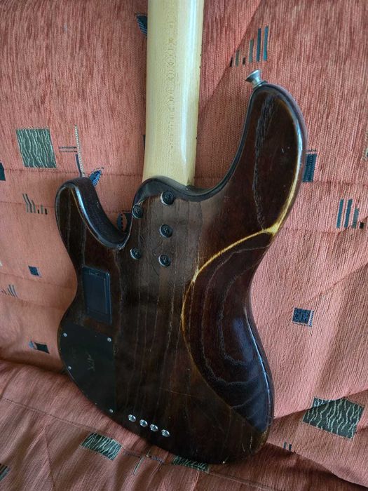 Chitara bass Ibanez ATK 800 Premium