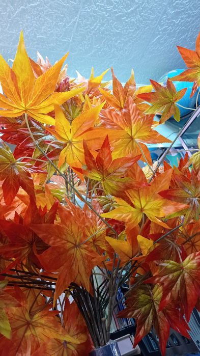 Листья осенние искусственные