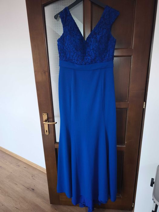 Rochie eleganta cu trenă