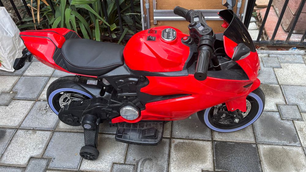 Motocicleta electrică (copii)