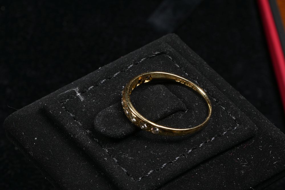 Златен пръстен Халка 18к (750) с 9 диаманта, 0.18кт Размер 55