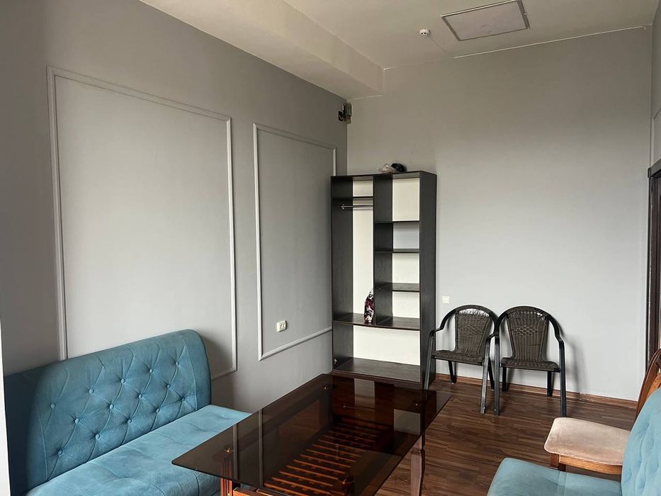 Ganga Ġafur ġulom metro 35 m2 ofes ijaraga beriladi