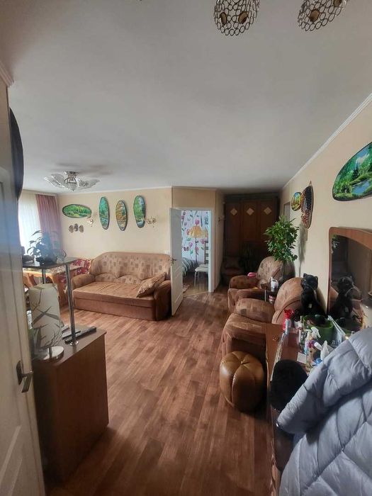 Продам 3"+" квартиру в центре города!