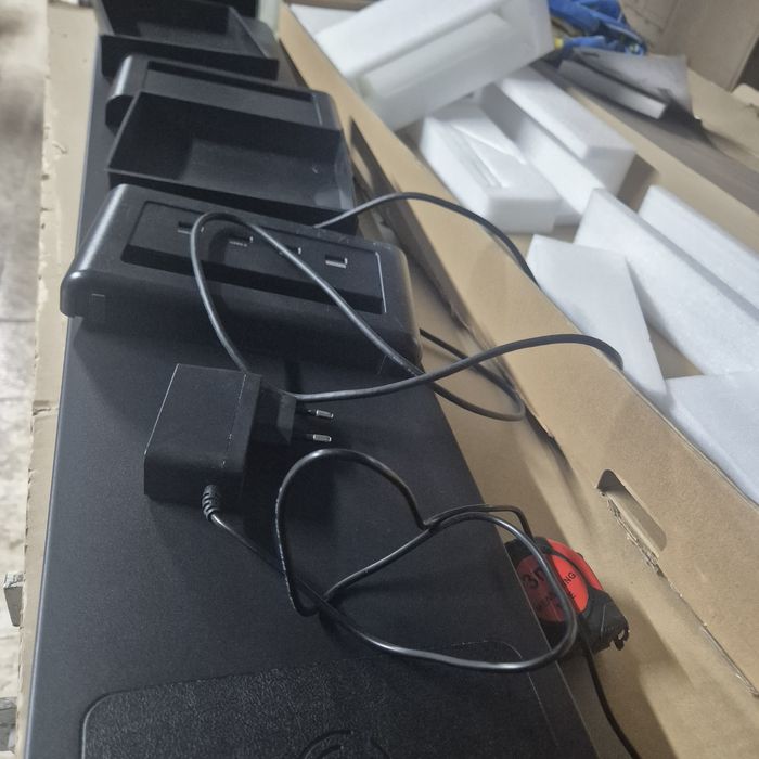 3в1 Стоиказа 2 монитора с 4 USB порта,Безично зарядно 2 чекмеджета