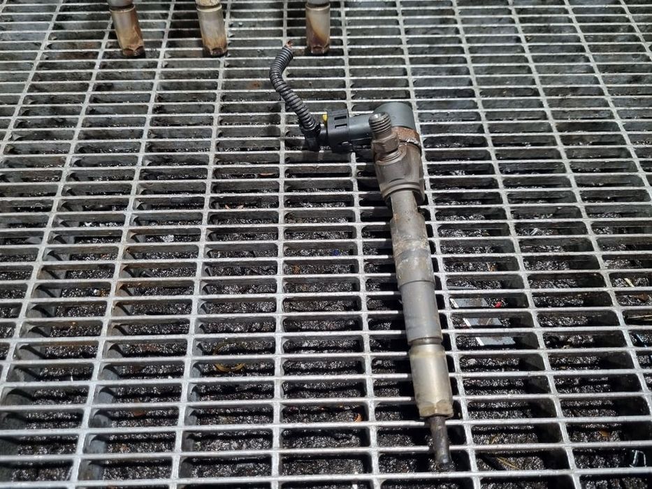 Injector Suzuki Vitara IV 1.6 D 2014 - 2018 120CP D16AA (1288) Diesel 0445110524