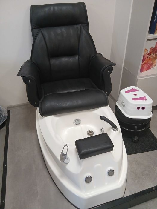 Масажен стол за педикюр
