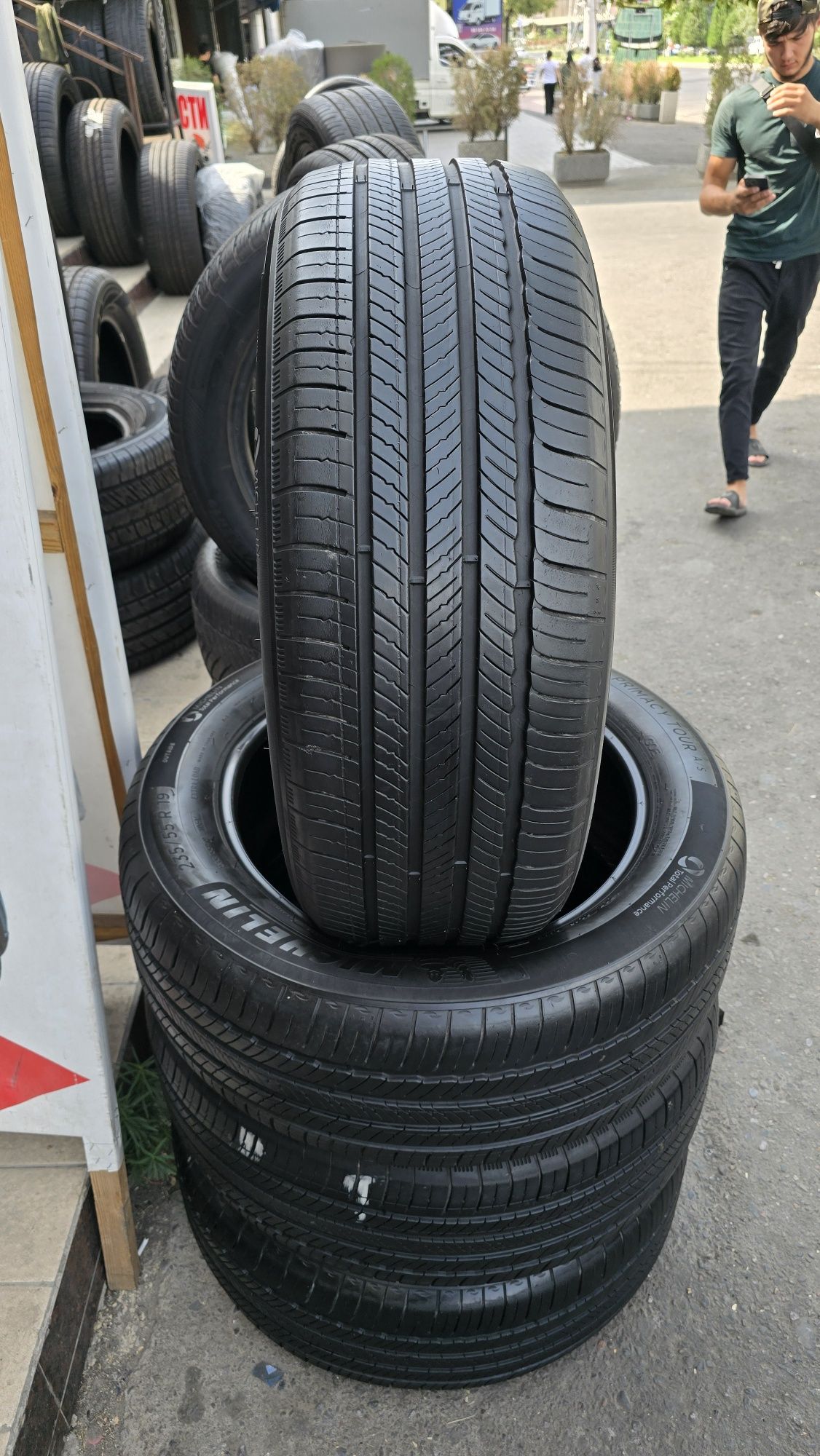 235/55/R19 Michelin