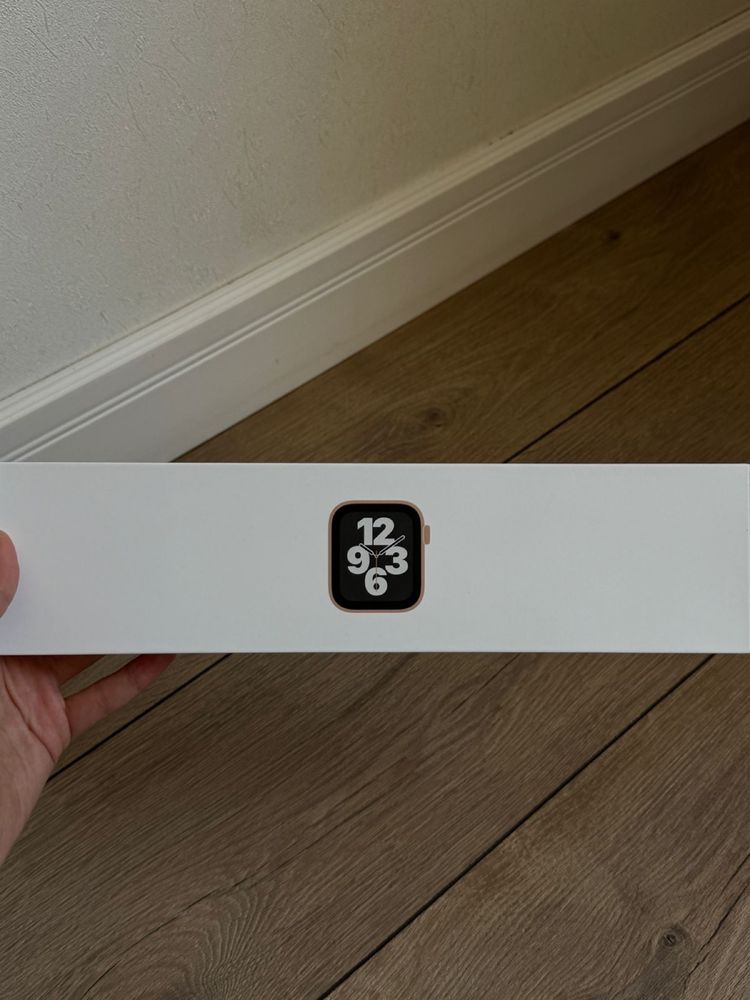 Apple Watch SE 2023