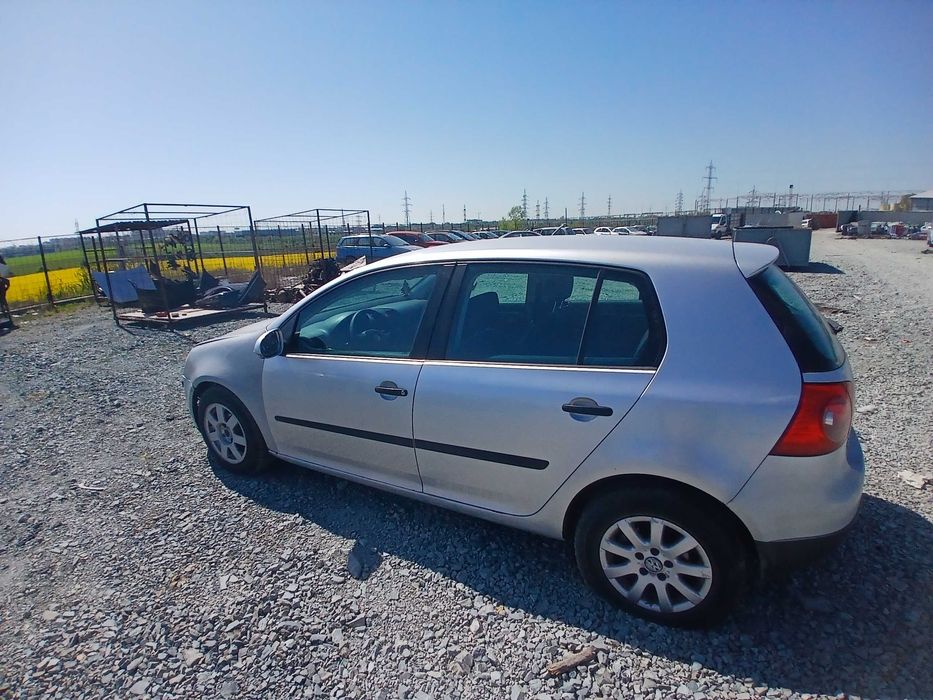 Dezmembram golf 5