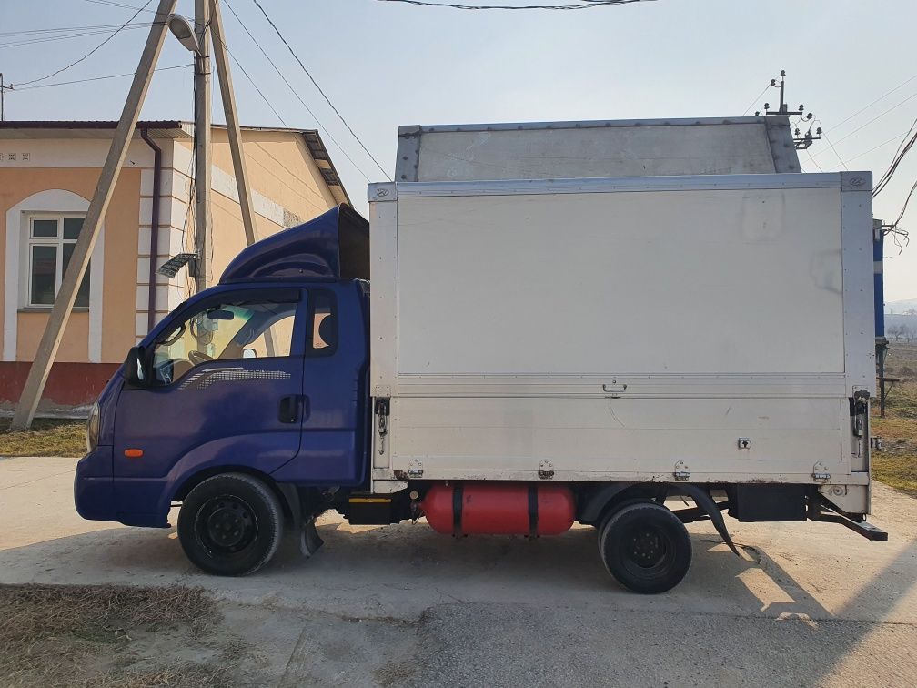 Mashina Kia bongo