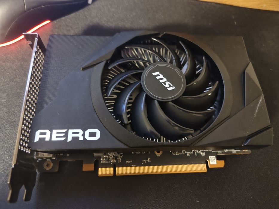 Placa video AMD Radeon RX 6400