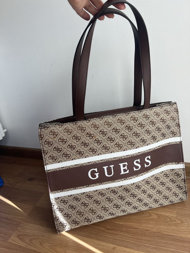 Чанта Guess