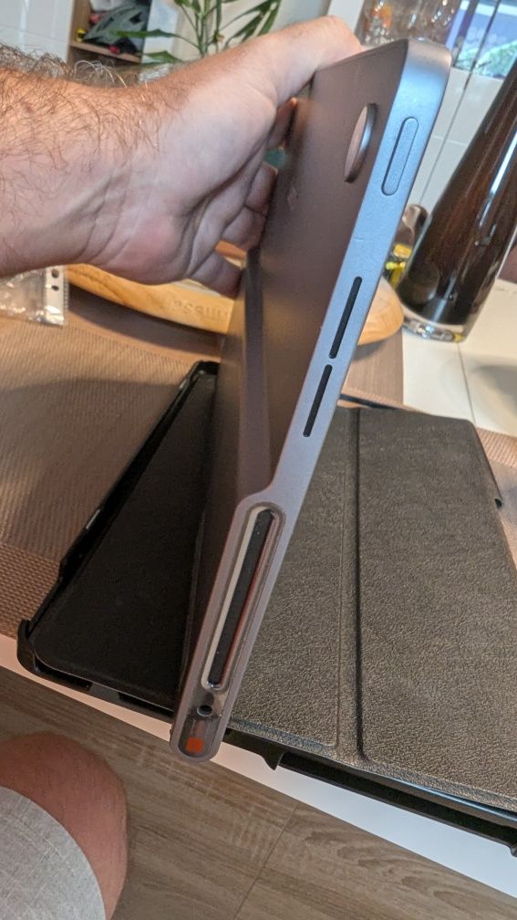 Продавам таблет Lenovo Tab Plus