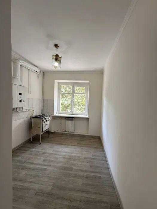 СРОЧНО !! Продаеться квартира в Яшнабаде 1/2/5 ( 30 кв/м ) Дубовая