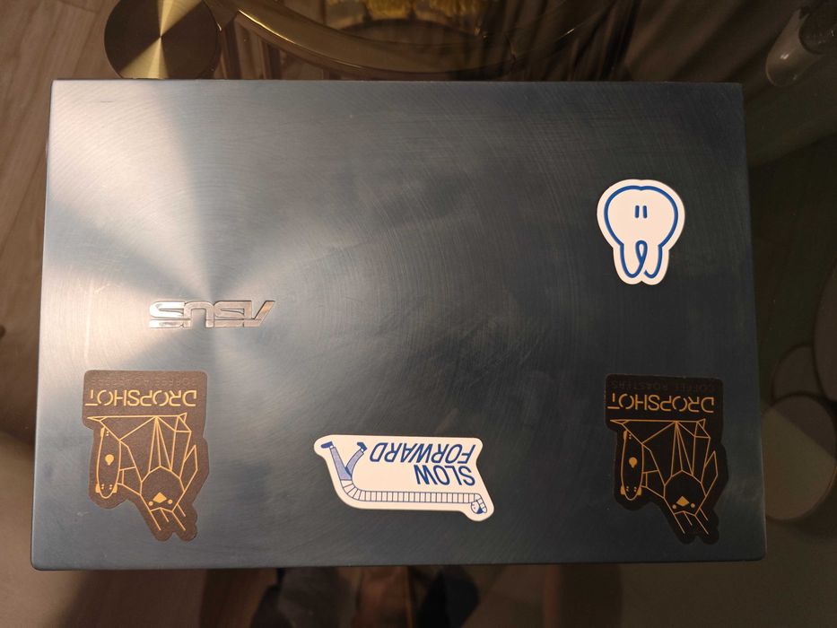 Asus Zenbook Duo 14" , intel i5, 8 GB Ram