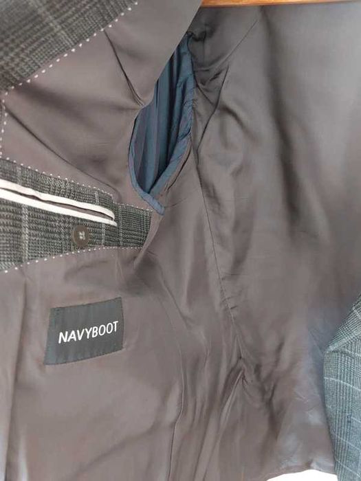 Navyboot blazer facut din lana virgina italiana