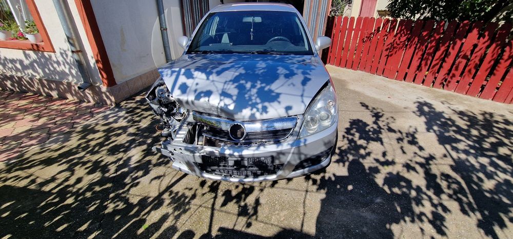 Vând Opel Vectra C avariat