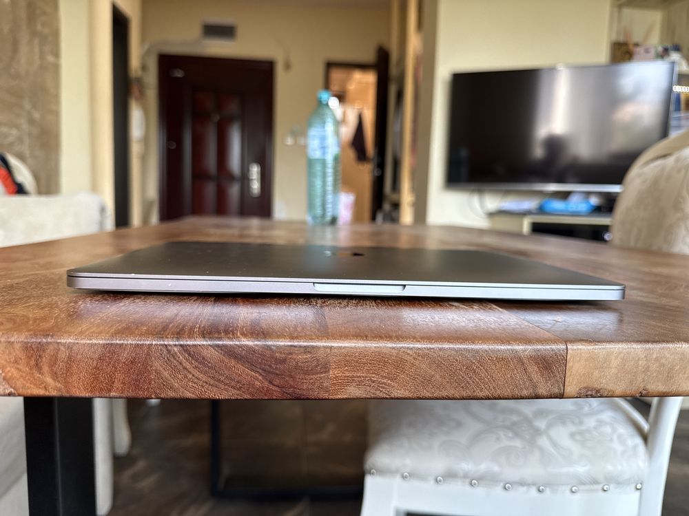 Macbook pro 13 touchbar A1706. (2016)