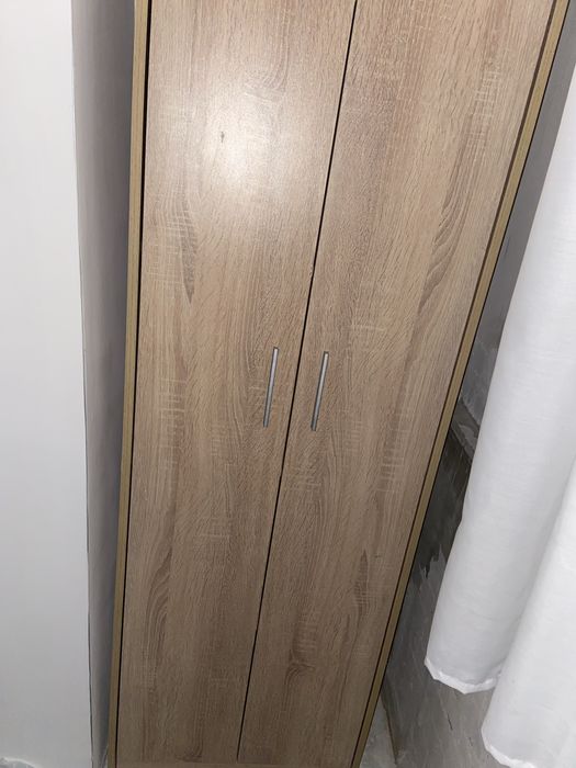 Гардероб за антре.Неразличим от нов