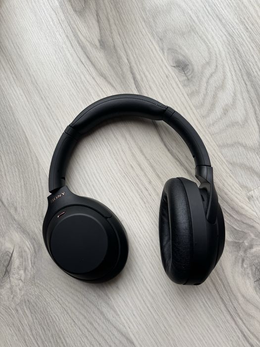 Casti wireless Sony WH-1000XM4 cu noise cancelling