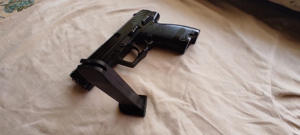 Меняю полнометаллический HK USP spring (отличное состояние)на модельки