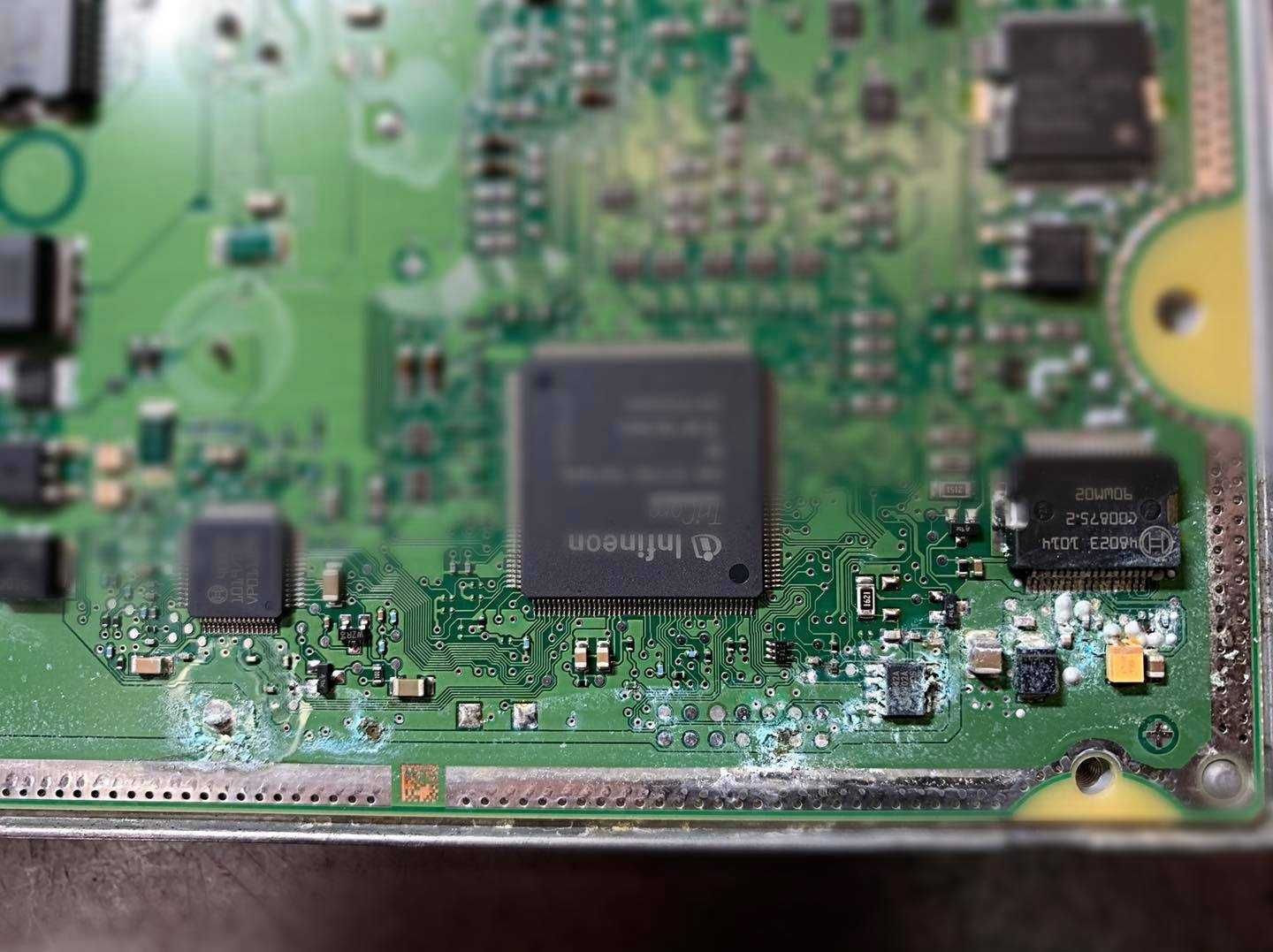 Ремонт на ECU ремонт компютър / компютри автомобили / кола