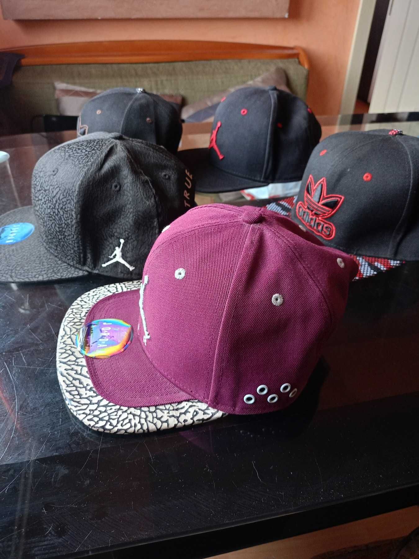 Шапки - 3бр. AIR JORDAN - JUMPMAN , TRUE OG и 2бр. Adidas / Адидас