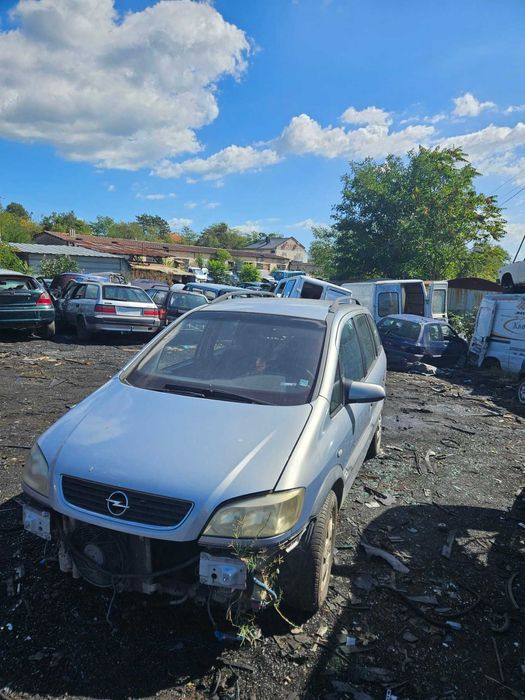 Опел Зафира 2.0 дизел 2002 година на части