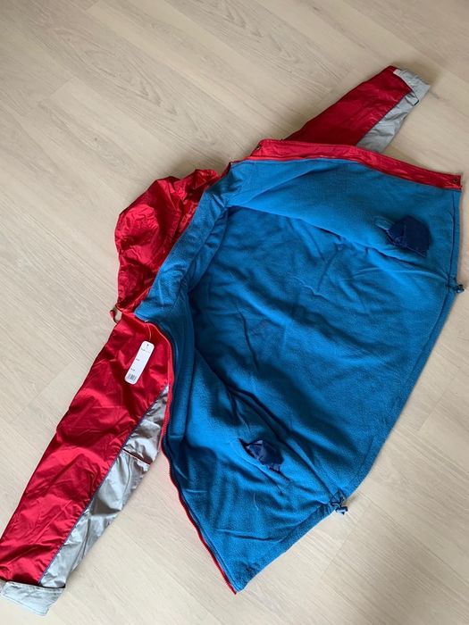 Vand geaca calduroasa M si L.