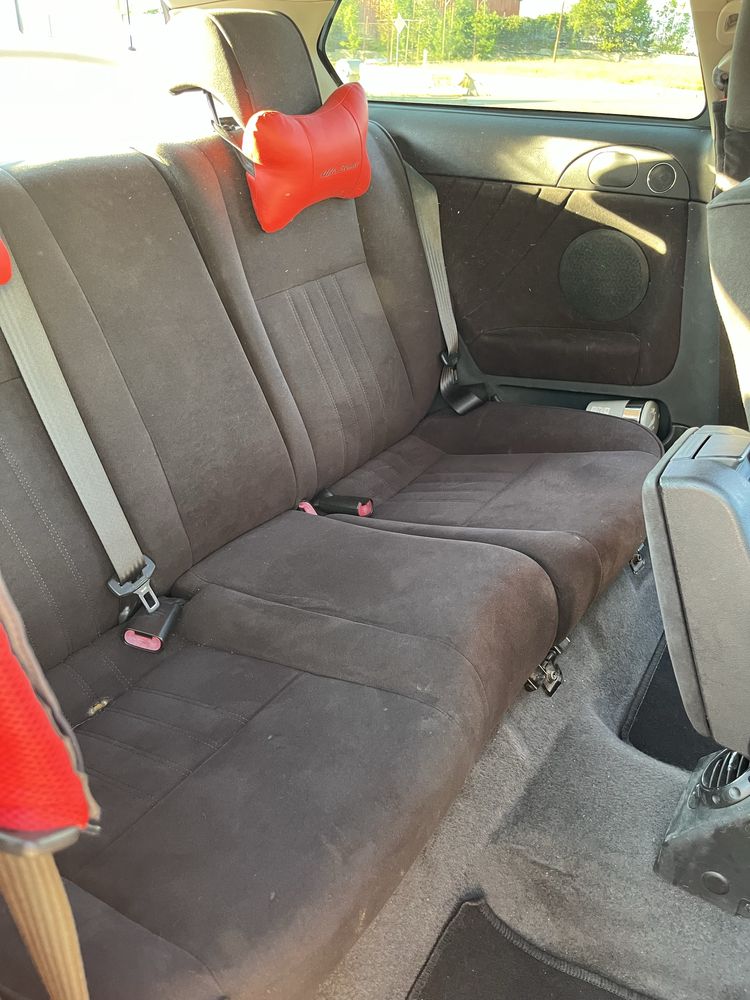 Продавам Алфа ромео 147 twin spark