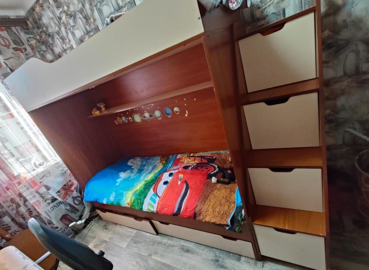 Продам двухярусную кровать
