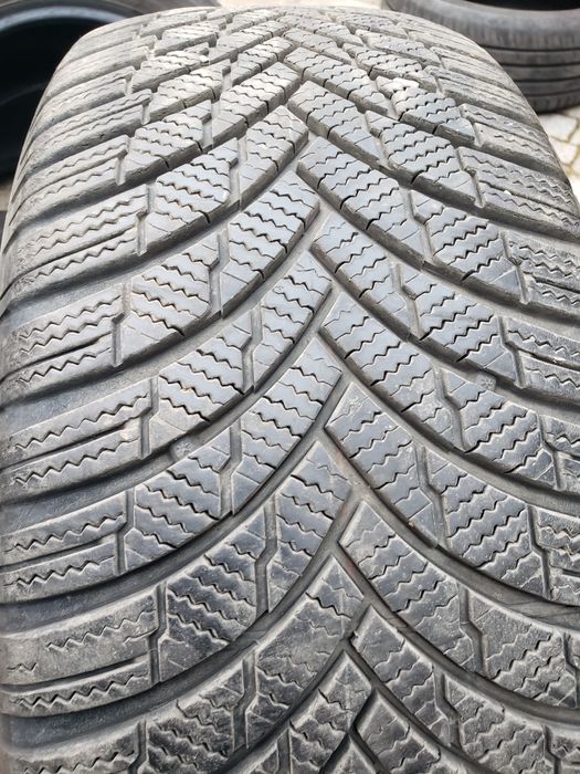 Здравейте! Продавам зимни гуми 225/55/17 Firestone dot 2921